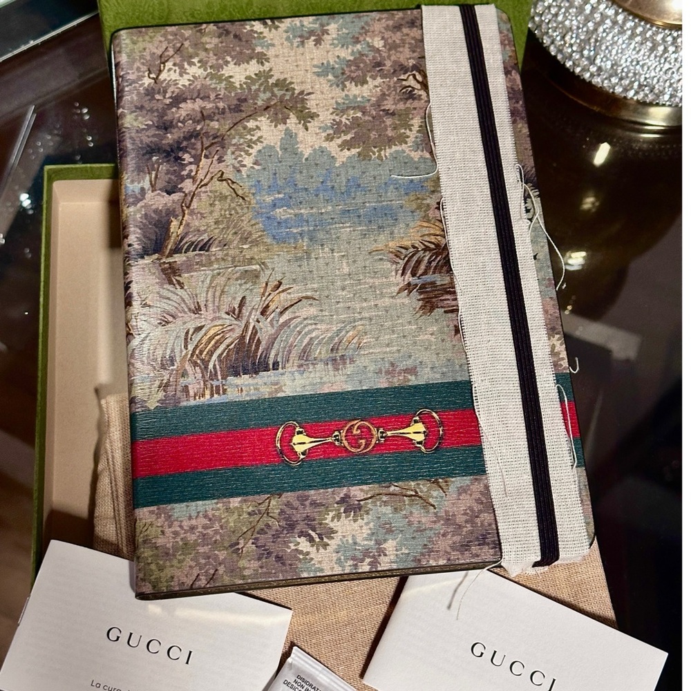 💯🆕😍 Authentic UNISEX GUCCI RADURA Large Notebook - Picture 8 of 11
